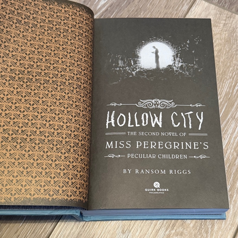 Hollow City by Ransom Riggs